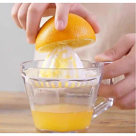Mua Dụng cụ vắt cam bằng nhựa trong suốt 350 ml ( TẶNG MÓC KHÓA GỖ)