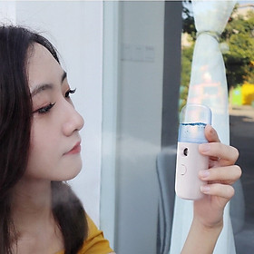 Dụng cụ trang  điểm làm đẹp _ Xịt khoáng nano , phun sương  mặt , mini cầm tay ,giúp giữ ẩm , mịn màng ,mát mẻ , không bị khô , nhỏ gọn dễ mang theo 