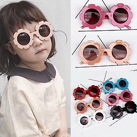 KÍNH MẮT THỜI TRANG ĐI NẮNG CHO BÉ GÁI
