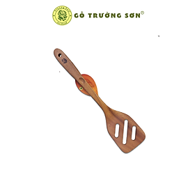 Sạn Gỗ TS39 Xà Cừ Cán Dài 3 Rãnh Chiên Xào Thức Ăn ( 35 x 8 cm ) - Đồ Gỗ Nhà Bếp Thương Hiệu Trường Sơn