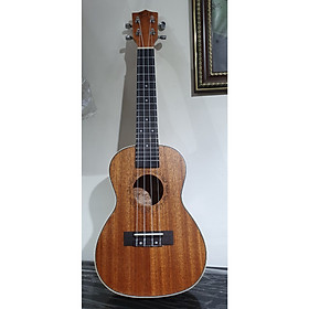 Đàn UKulele Concert MKU4, vân gỗ đậm gỗ thịt, bao da