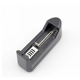 Mua 1 Cục Sạc Pin đa năng  sạc được cho pin 18650  pin AA và pin AAA - Hàng chính hãng