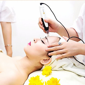 Phi kim trắng da với serum C