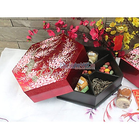 Mua Hộp mứt lục giác hoa đào nền đỏ