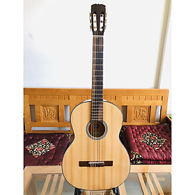 Đàn guitar classic model DVE70CX có EQ 7545R cho ra âm thanh tốt dành cho bạn mới tập