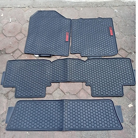 Thảm lót sàn cao su xe Toyota Avanza 2021 2022 2023 màu đen chữ đỏ, lót sàn ô tô cao su đúc không mùi vừa khít xe