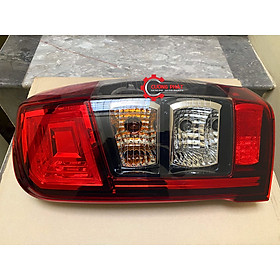 Đèn hậu Mitsubishi Triton 2019-2022 mã bên lái 8330B209 bản halogen