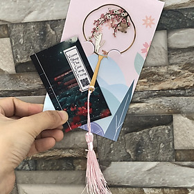Bookmark quạt tròn đánh dấu sách kim loại mỏng in hình cổ trang gắn tua rua tặng ảnh Vcone