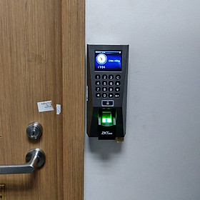 Máy chấm công F18 Tiếng Việt 
