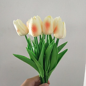 Hoa tulip giả trang trí kiểu dáng xinh xắn