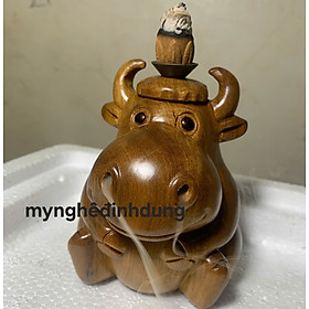 Trâu chi bi xông trầm bằng gỗ bách xanh thơm nức cao 10x8x8cm