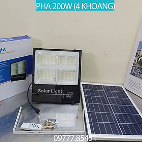 Đèn pha năng lượng mặt trời Solar light 4 khoang công suất