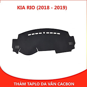 Thảm taplo ô tô Kia Rio 2018 2019 loại da vân cacbon chống nắng, chống nứt vỡ taplo, thảm taplo Kia Rio