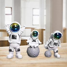 Astronaut Figure Spaceman Sculpture Resin Statue Ornament for Office Party