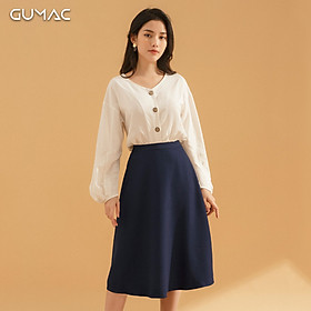 Áo sơ mi công sở nữ Gumac thiết kế tay dài phồng, cổ tim nút màu gỗ, chất vải xô chéo bóng tạo sự thanh thoát, lịch sự AA764