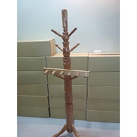 Hai vật dụng treo móc quần áo