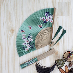 Quạt giấy Nhật Bản thanh tre tự nhiên in hình hoa độc đáo