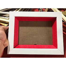 Khung hộp 3D phối màu trắng đỏ kích thước lòng khung