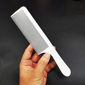 Lược Cắt Nam Bản To, Chia Tóc Dễ Dàng, Căn Chỉnh Thuận Tiện Khi Tạo Kiểu Tóc, Tay Cầm Thoải Mái, Nhỏ Gọn, Tiện Dụng, Chất Liệu Nhựa Cao Cấp, Độ Dẻo Cao, Răng Lược Đều, Không Bị Rít Tóc, Hạn Chế Gây Hư Tổn, Gãy Rụng Cho Tóc