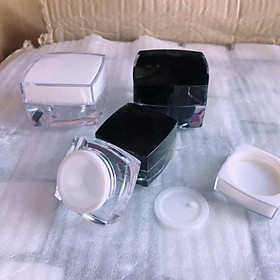 Mua HỦ VUÔNG ĐỰNG KEM FACE 10gr