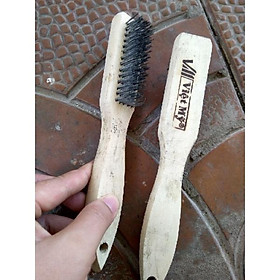 Mua bàn chải sắt có tay cầm
