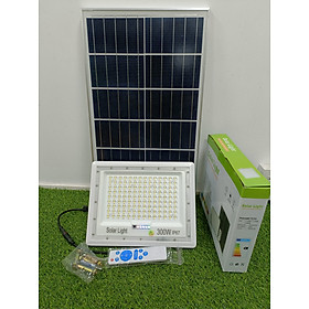 Mua Đèn Năng Lượng Mặt Trời Pha Mắt Ngọc 300W