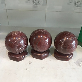Mua Cầu bi phong thủy đá tự nhiên đường kính 9 đến 10 cm màu đỏ can xi te cho người mệnh Thổ và Hỏa