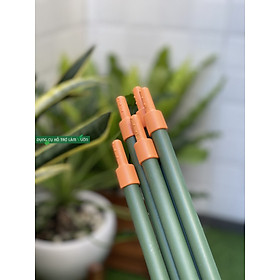 Mua 5 ống thép bọc nhựa phi 16 dài 180cm có đầu nối màu cam nối dài ống với nhau