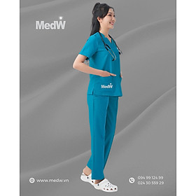 MedW Diana Scrubs Y Tế Ocean Teal (Nữ) Xanh Ngọc Bộ Trang Phục Y Tế Bác Sĩ Điều Dưỡng Thẩm Mỹ Viện Spa Phòng Khám Bệnh Viện Thiết Kế Cách Tân Trang Trọng Không Bám Dính Không Nhăn Mềm Êm Xếp Ly Giữ Dáng