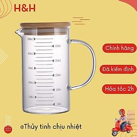 Mua Ly thủy tinh chịu nhiệt chia vạch đo lường nắp gỗ tre hít kín hơi có quai 500ml