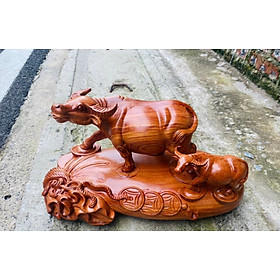 Mua Tượng con trâu mẫu tử cưỡi tải vàng phong thủy bằng gỗ hương đá kt 45×22×21cm