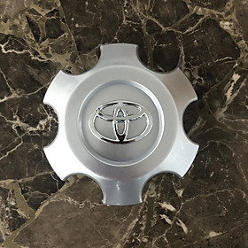 Logo chụp mâm, ốp lazang dùng cho bánh xe ô tô Toyota Hilux đường kính 14cm