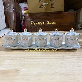 Mua Chum nước thờ có nắp bạch ngọc sứ trắng cao cấp hình hoa sen nổi 2 loại: bộ 3 ly và bộ 5 ly