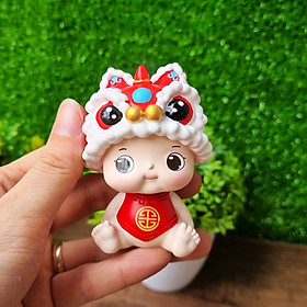 Mua (Chọn mẫu) Tượng em bé đội nón đầu Lân lò xo dễ thương màu đỏ