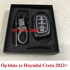 Ốp chìa khóa carbon xe Hyundai Creta, I10 2021 2022 2023 - chìa 4 nút,tặng kèm móc khoa cao cấp