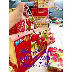 Mua Hộp 1kg Táo đỏ Hàn Quốc (kèm giỏ xách)- loại to date 2026