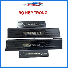 Bộ nẹp bước chân trong ngoài vân Cacbon xe Ranger 2016-2017-2018-2019-2020 chống trầy làm đẹp ô tô