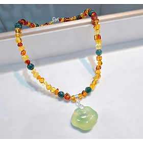 Vòng Cổ Hổ Phách Cho Bé – Mặt Như Ý Hoặc Phật Di Lặc – Móc Bạc – Thiết Kế An Toàn, Dễ Thương
