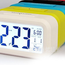 Mua Đồng hồ điện tử báo thức cảm biến ánh sáng - 1019 (màu ngẫu nhiên)