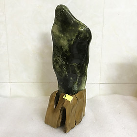 Mua Cây đá phong thủy để bàn 100% đá tự nhiên cao 25 cm  nặng 2 kg cả chân đế gỗ màu xanh lá mạ đậm nguồn gốc Việt Nam