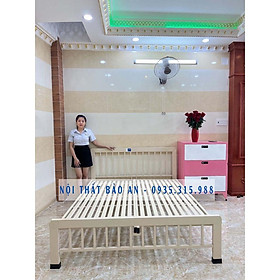 Mua Giường sắt ngủ hộp vuông 4x8 - nhiều màu - kích thước 1m8x2m - bền đẹp
