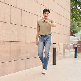 Quần Jean Thời Trang Basic Nam Dài Ninomaxx vải mềm, thoáng khí và có khả năng co giãn nhẹ 2207015