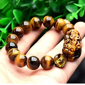Vòng đeo tay nam nữ đá mắt hổ gắn tỳ hưu đính đá khắc kinh chữ phạn hổ vàng phong thủy 12li Hồng Thắng