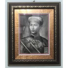 Tranh Hoàng Thái Tử Bảo Long vẽ  bằng chì ghép tem Sống đông dương thật, con trai của Vua Bảo Đại và Nam Phương Hoàng Hậu 