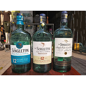 Chai thủy tinh xanh trang trí tem trắng dung tích 700ml dáng cao đẹp.