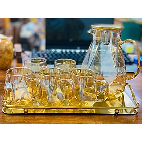 BỘ BÌNH ĐỰNG NƯỚC THỦY TINH 6 CỐC KÈM KHAY MÀU VÀNG ÁNH TRAI CAO CẤP - VD99 ( KHAY GIAO NGẪU NHIÊN )