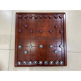 Bàn Cờ tướng Gỗ hương Ba Đúc Cuốn Thư 55x 60 x 7 cm . Quân cờ sừng trâu. Đen 3,7 cmc 1,2 cm 2 mặt