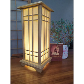 Đèn gỗ để sàn phòng trà Nhật, đèn gỗ phòng thiền, chất liệu gỗ tự nhiên kết hợp tấm Shoji Nhật kt 25*25*55cm, màu vàng sáng gồm đèn léd