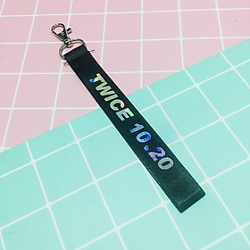 Móc khoá nametag TWICE chữ PHẢN QUANG KPOP