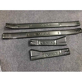 Ốp bậc cửa, nẹp bước chân lên xuống TOYOTA VIOS 2021 chất liệu titan